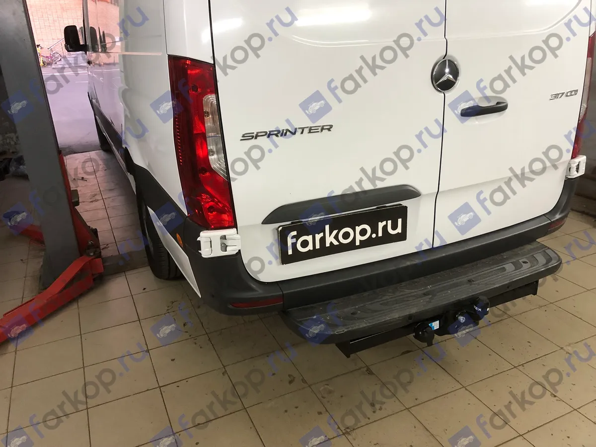 Фаркоп Baltex для Mercedes Sprinter 2006-2018 (для а/м со ступенькой) 269078 в 