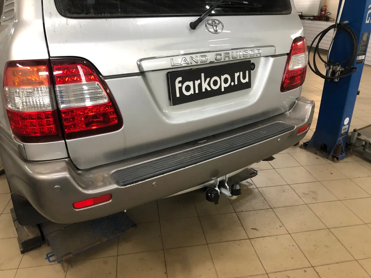 Фаркоп Galia для Toyota Land Cruiser J100 VX 1998-2008 T050A в Санкт-Петербург Фаркоп Galia для Toyota Land Cruiser J100 VX 1998-2008 T050A в Санкт-Петербург