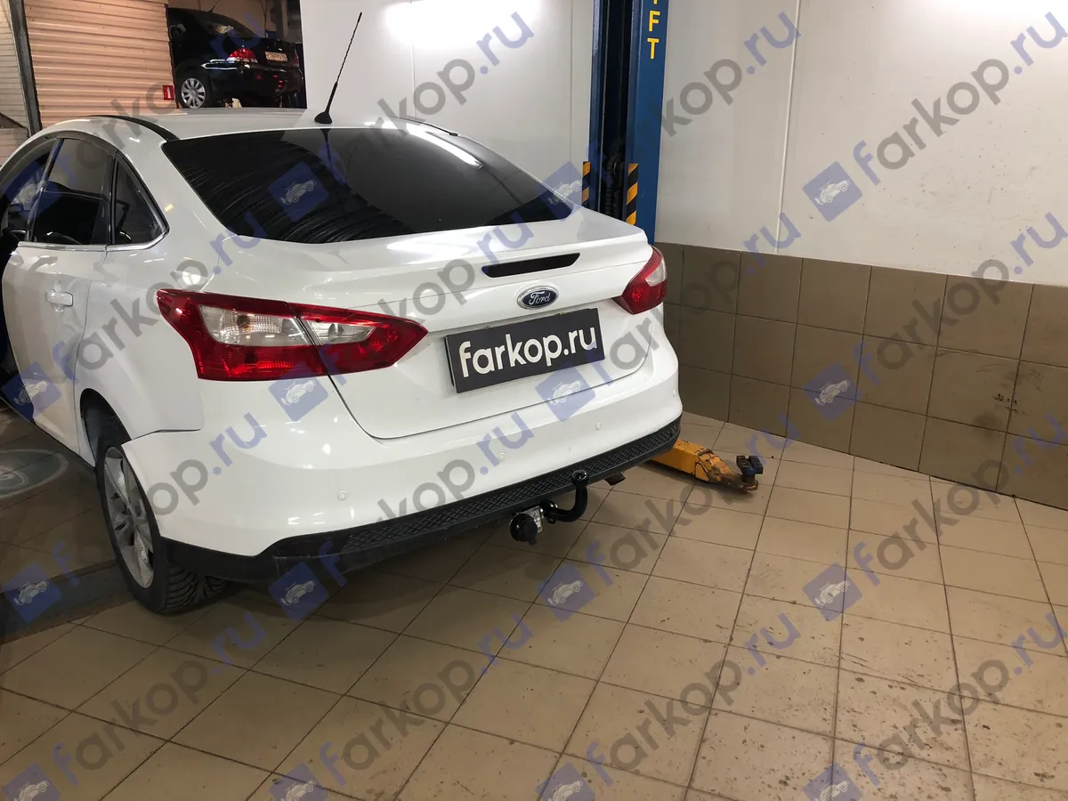 Фаркоп Лидер Плюс для Ford Focus (седан) 2011-2018 F102-A в 