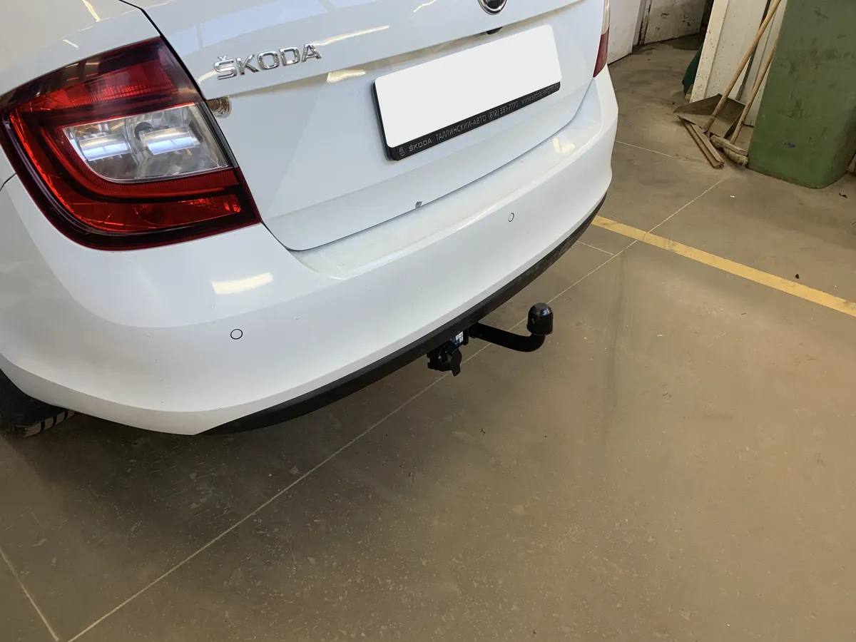 Фаркоп Berg для Skoda Rapid 2014-2020 F.5112.001 в Санкт-Петербург Фаркоп Berg для Skoda Rapid 2014-2020 F.5112.001 в Санкт-Петербург