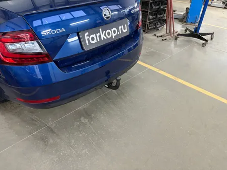Фаркоп Steinhof для Skoda Octavia 2012-2020 V-063 в Санкт-Петербург
