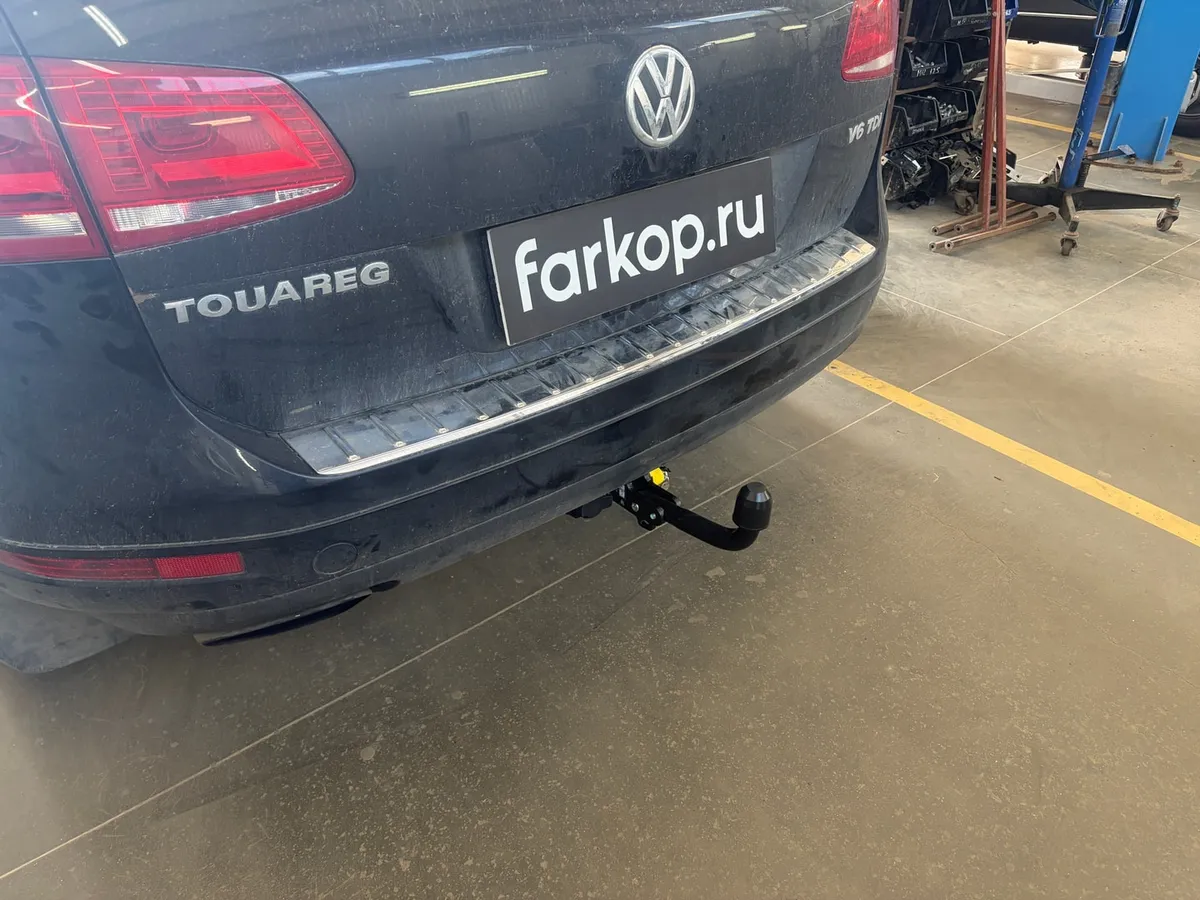 Фаркоп Berg для Volkswagen Touareg 2010-2018 F.5813.003 в Санкт-Петербург Фаркоп Berg для Volkswagen Touareg 2010-2018 F.5813.003 в Санкт-Петербург