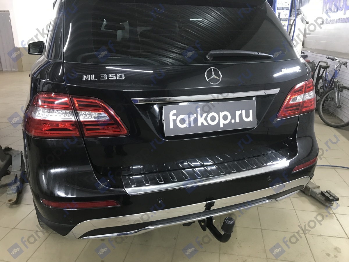 Фаркоп Auto-Hak для Mercedes M-class 2011-2015 D 50 в 