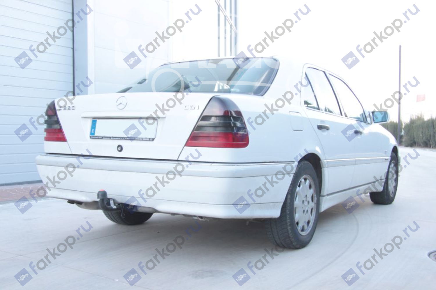 Фаркоп Aragon для Mercedes C-class 1993-2000 E4112AA в 