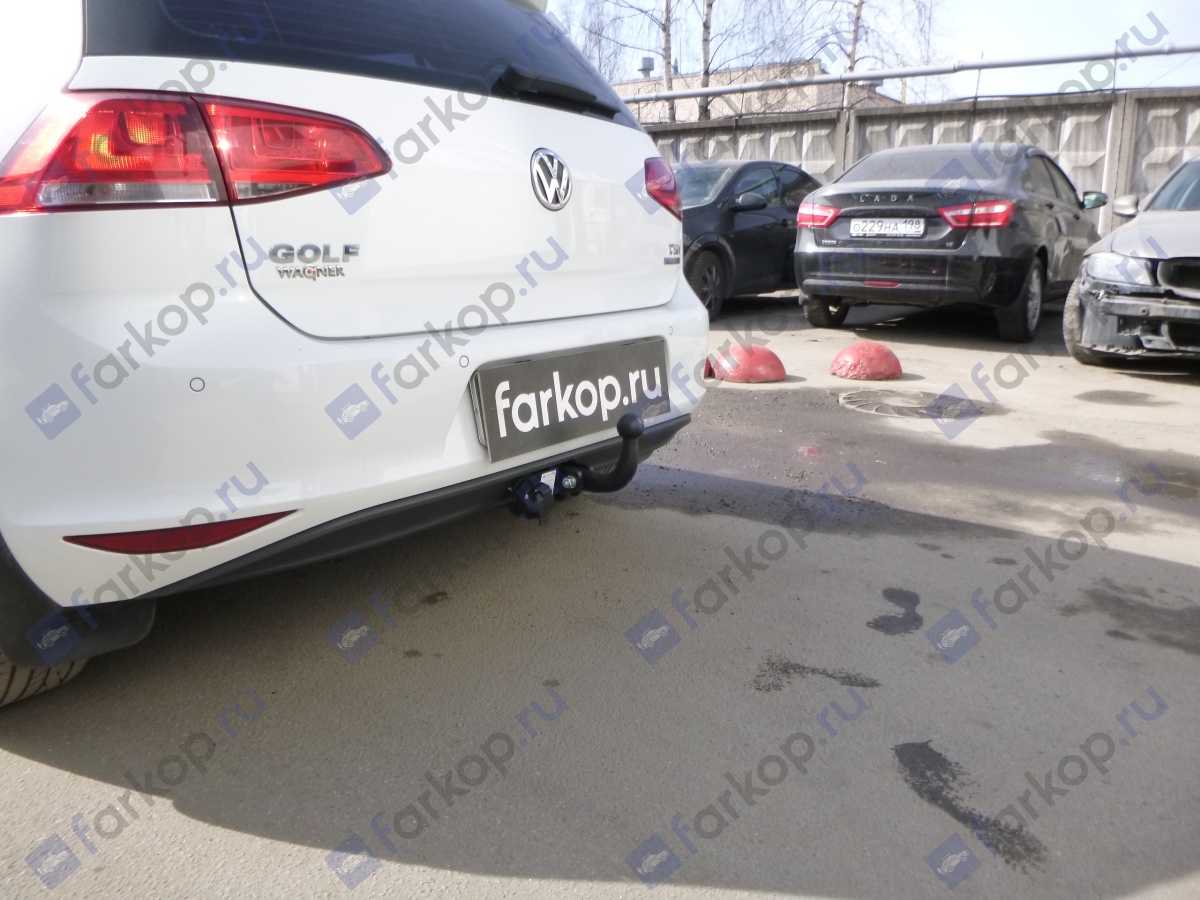 Фаркоп Steinhof для Volkswagen Golf 2012-2019 V-062 в 